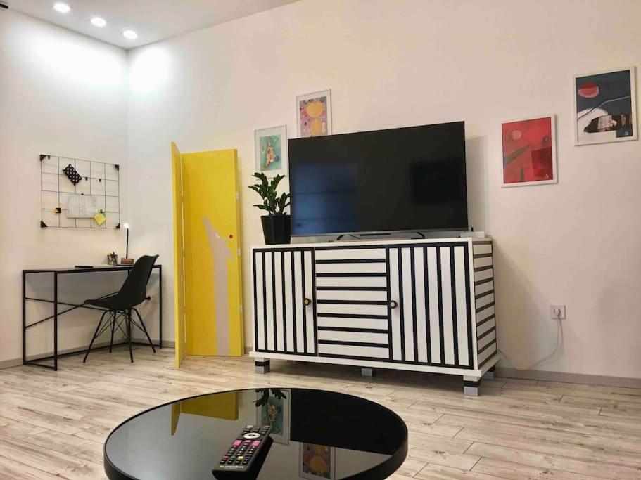 시베니크 Novoureden Komforni Stan Od 90 M2 S Dvoristem 아파트 객실 사진